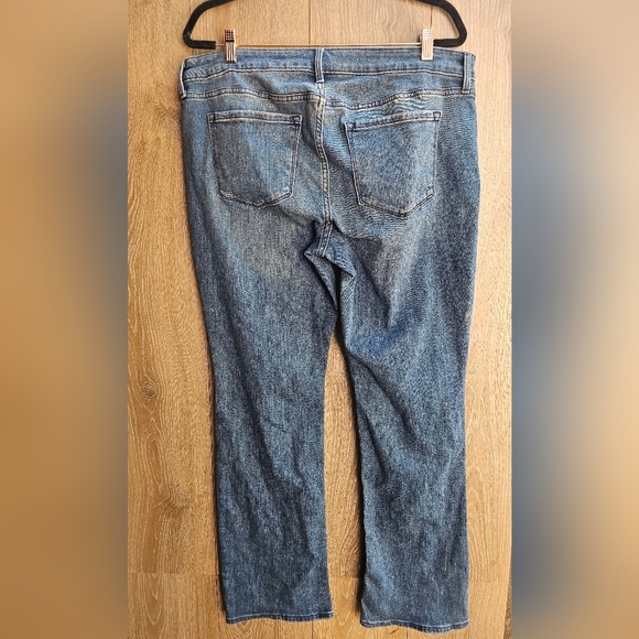Old Navy Size 16 Mid Rise Boot Cut Jeans - Picture 3 of 4
